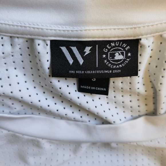 White Braves Crop Top Size Small - Picture 4 of 7